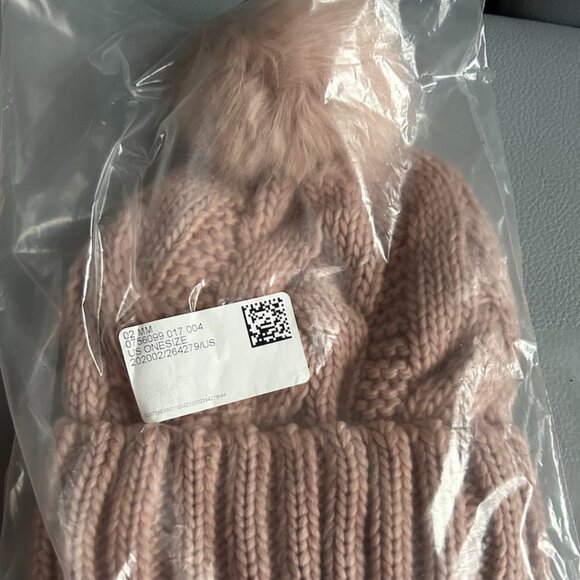 BNIB Blush Knit Pom Pom Hat from H&M - Picture 1 of 2